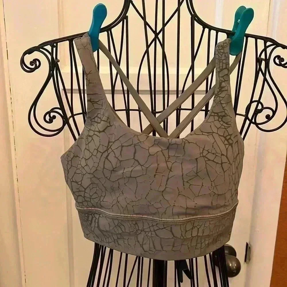 Lululemon Energy Longline Bra *Medium Support, B–D Cups
-Sz 4